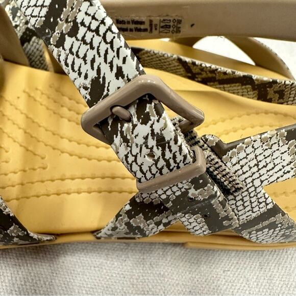 Crocs Tulum snakeskin print sandals women's size 10 Rubber/Jelly - Picture 4 of 13